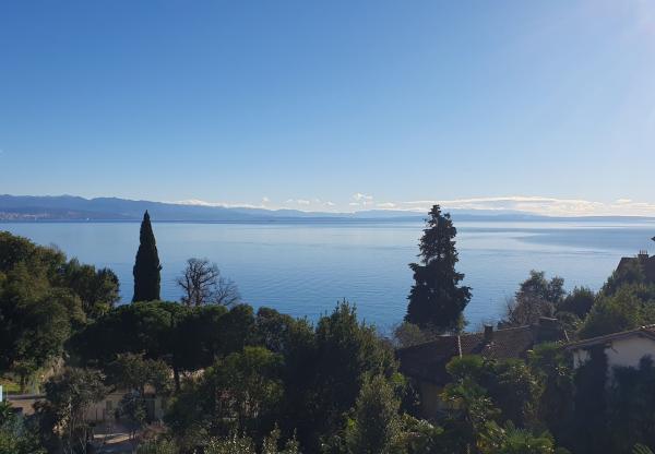 Mieszkanie w zabytkowej willi, pierwszy rząd do morza - Opatija