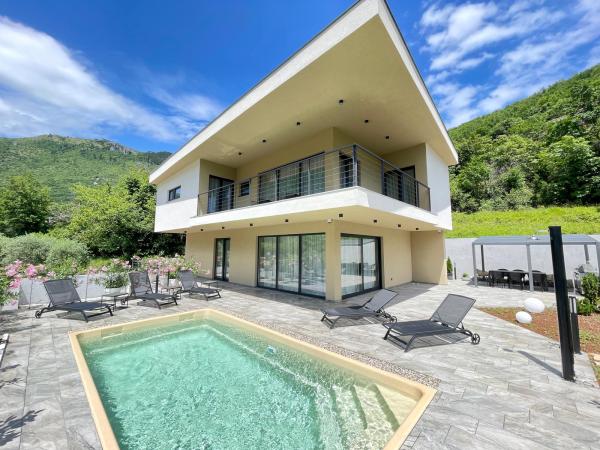 Newly built villa with a pool, surrounded by nature, just steps from the beach