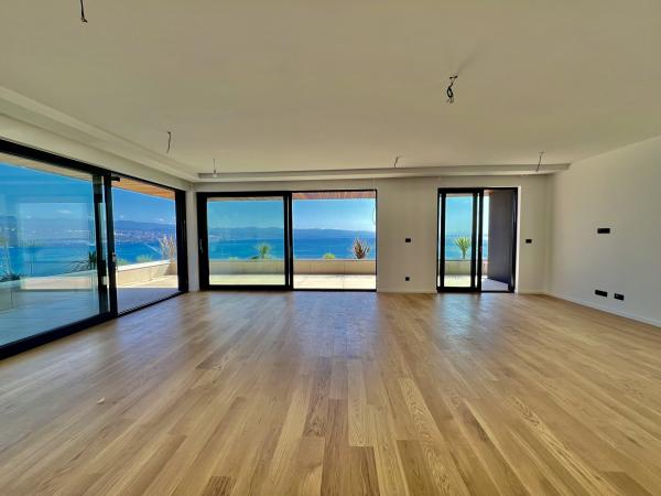 Sophistication with Unrivaled Sea Views: 3-Bedroom Luxury Apartment in Opatija