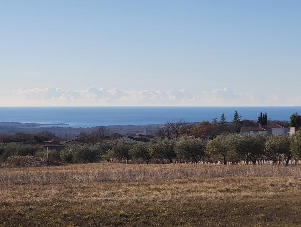 Zemljište s pogledom na more i građevinskom dozvolom za vilu – Poreč