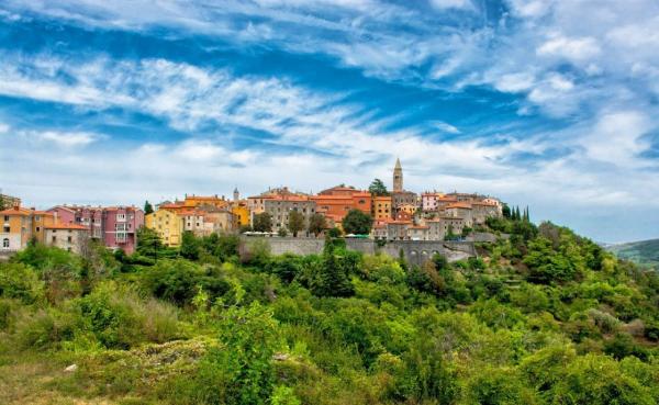 Građevinsko zemljište s projektom za dvije vile – Rovinj