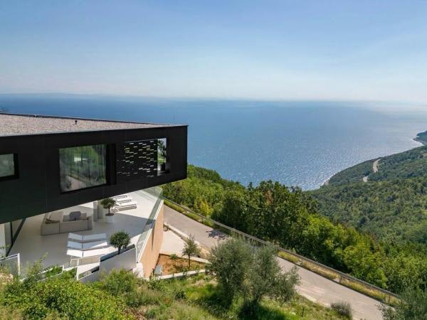 Einzigartige moderne Villa mit Innen- und Außenpool – Riviera von Opatija