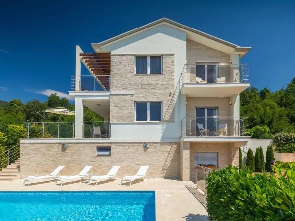 House with sea view and pool in a peaceful setting – Opatija Riviera