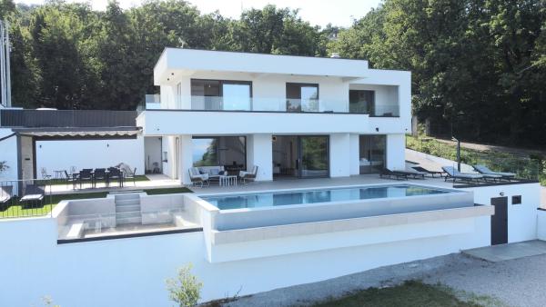 Villa with the infinity pool and sea view - Opatija Riviera