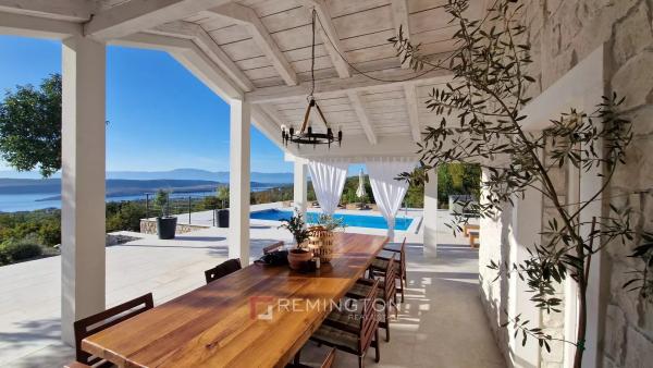 Mediterrane Oase mit Panoramablick auf Kvarner – Villa mit Pool und 3 Schlafzimmern