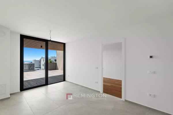Apartament jednopokojowy z przestronnym tarasem i widokiem na morze - Novigrad